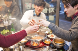 술잔 돌리면 헬리코박터균 감염?